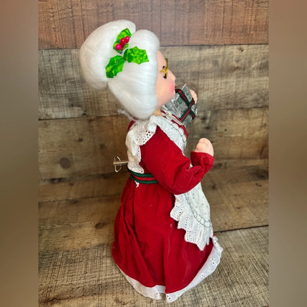 Animated Santa & Mrs. Claus Christmas Music Dolls The San Francisco Music Box
